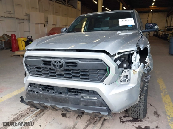 2024 Toyota Tacoma 4WD SR5 with VIN 3TMLB5JN4RM071338, listed as a IAAI auction lot 41742236 with 9,367 mi miles. Bid and sale history available at carsss.com. Image 6.