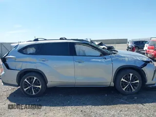 2022 Toyota Highlander XSE with VIN 5TDJZRAH8NS112035, listed as a IAAI auction lot 41840559 with 19,647 mi miles and . Bid and sale history available at DreamBid. Image 12.