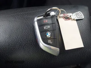 2017 BMW X5 xDrive35i z VIN 5UXKR0C36H0V76948, wystawiony jako IAAI lot #41015734 z przebiegiem 114 626 mil mil oraz . Historia ofert i sprzedaży dostępna na DreamBid. Obrazek 11.