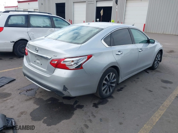 2017 Nissan Altima 2.5 SV with VIN 1N4AL3AP3HC274947, listed as a IAAI auction lot 41041845 with 138,995 mi miles. Bid and sale history available at carsss.com. Image 4.