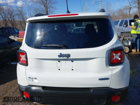 2015 Jeep Renegade Latitude with VIN ZACCJBBT3FPB39944, listed as a IAAI auction lot 41626054 with 115,802 mi miles and . Bid and sale history available at DreamBid. Image 16.