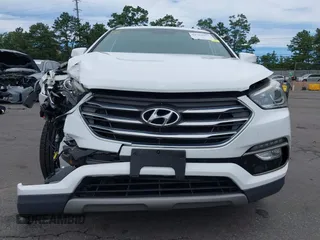 2017 Hyundai Santa Fe 2.4L с VIN 5NMZUDLB1HH035769, выставлен на аукционе IAAI как лот 42764052 с пробегом 73 139 миль миль и . История ставок и продаж доступна на DreamBid. Изображение 12.