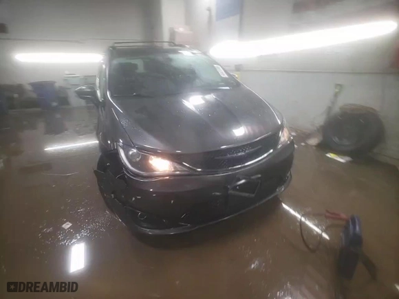 2019 Chrysler Pacifica Touring L with VIN 2C4RC1BG6KR532327, listed as a Copart auction lot 44431095 with 86,936 mi miles and Salvage Title. Bid and sale history available at carsss.com. Image 14.