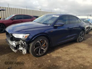 2022 Audi e-tron Sportback S line Premium Plus z VIN WA12AAGEXNB024342, wystawiony jako Copart lot #37312994 z przebiegiem 27 663 mil mil oraz . Historia ofert i sprzedaży dostępna na DreamBid. Obrazek 1.
