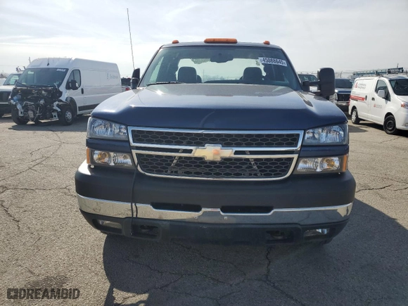 2007 Chevrolet Silverado 2500HD Classic LT3 with VIN 1GCHK29D57E134854, listed as a Copart auction lot 45088645 with 101,112 mi miles and Salvage Title. Bid and sale history available at carsss.com. Image 5.