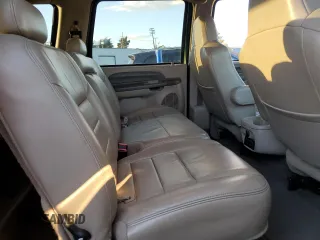 2002 Ford Excursion XLT with VIN 1FMNU41SX2EA41688, listed as a Copart auction lot 81190734 with 105,471 mi miles and Clean Title. Bid and sale history available at DreamBid. Image 11.