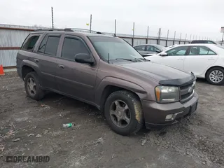 2008 Chevrolet TrailBlazer LT w/1LT with VIN 1GNDS13S882224767, listed as a IAAI auction lot 41447475 with 185,786 mi miles. Bid and sale history available at carsss.com. Image 1.