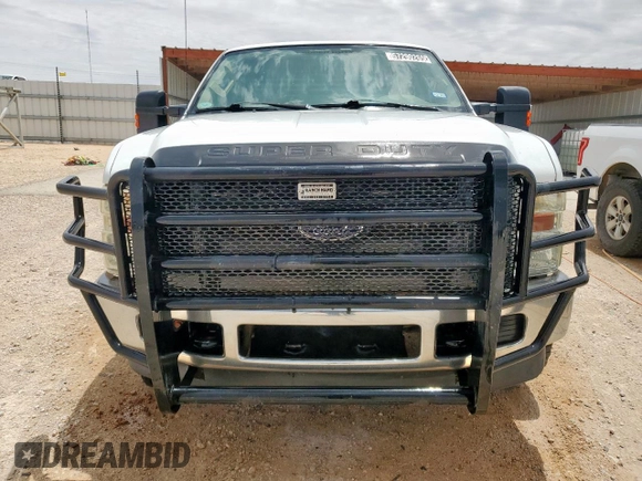 2010 Ford F-250 XL z VIN 1FTSX2B58AEA95811, wystawiony jako Copart lot #57290265 z przebiegiem 251 281 mil mil oraz Tytuł czysty. Historia ofert i sprzedaży dostępna na DreamBid. Obrazek 5.