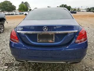 2018 Mercedes-Benz C 300 z VIN 55SWF4JB6JU240347, wystawiony jako Copart lot #55874985 z przebiegiem 101 697 mil mil oraz Szkoda całkowita • Salvage title. Historia ofert i sprzedaży dostępna na DreamBid. Obrazek 6.