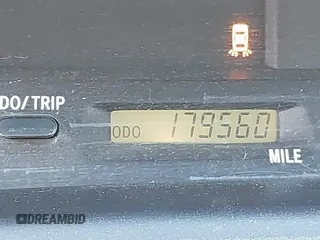 2000 Toyota Avalon XL z VIN 4T1BF28B2YU092348, wystawiony jako IAAI lot #42271599 z przebiegiem 179 560 mil mil oraz . Historia ofert i sprzedaży dostępna na DreamBid. Obrazek 16.