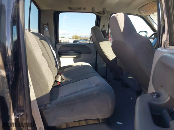 2002 Ford Super Duty F-250 XL with VIN 1FTNW21F22EB74368, listed as a IAAI auction lot 41636544 with 164,604 mi miles. Bid and sale history available at carsss.com. Image 8.