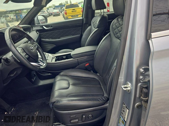 2020 Hyundai Palisade Limited with VIN KM8R5DHE4LU071615, listed as a IAAI auction lot 42566424 with 62,562 mi miles and . Bid and sale history available at DreamBid. Image 7.