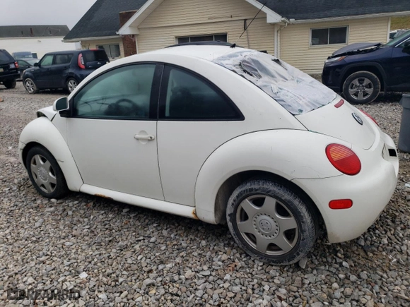 1998 Volkswagen New Beetle with VIN 3VWBB61C0WM025613, listed as a Copart auction lot 80948134 with 176,801 mi miles and Salvage Title. Bid and sale history available at carsss.com. Image 2.