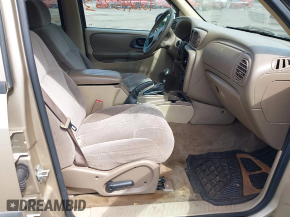 2004 Chevrolet TrailBlazer LS with VIN 1GNDT13S842241592, listed as a IAAI auction lot 42245353 with 115,691 mi miles and . Bid and sale history available at DreamBid. Image 5.