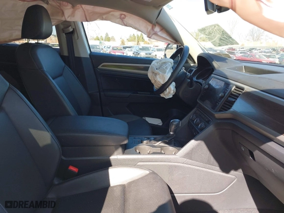 2019 Volkswagen Atlas 3.6L V6 SE w/Technology R-Line with VIN 1V2XR2CA2KC613418, listed as a IAAI auction lot 41735463 with 59,671 mi miles. Bid and sale history available at carsss.com. Image 5.