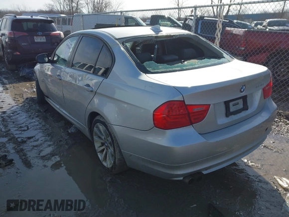2011 BMW 3 Series 328i xDrive with VIN WBAPK7G50BNN78881, listed as a IAAI auction lot 41694260 with 1 mi miles. Bid and sale history available at carsss.com. Image 3.
