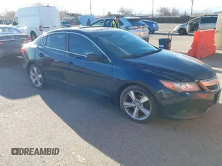 2013 Acura ILX Tech Pkg with VIN 19VDE1F79DE018421, listed as a IAAI auction lot 41115067 with 245,151 mi miles. Bid and sale history available at carsss.com. Image 1.