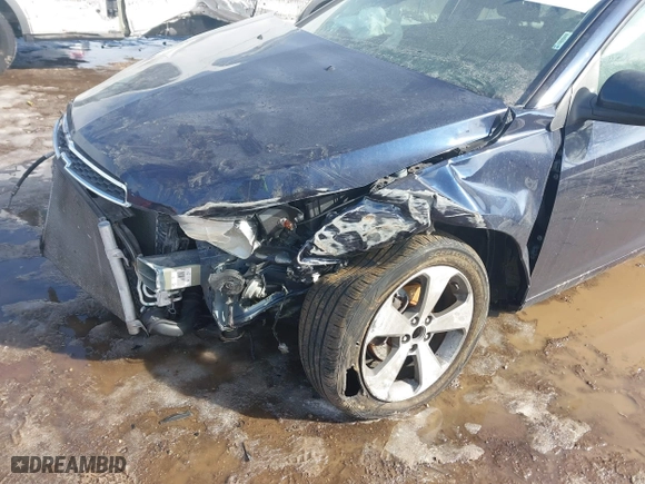 2011 Chevrolet Cruze LT w/2LT with VIN 1G1PG5S93B7215023, listed as a IAAI auction lot 41654819 with 124,443 mi miles. Bid and sale history available at carsss.com. Image 6.