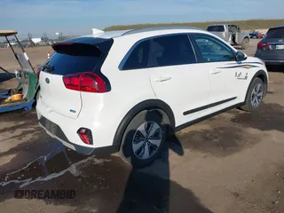 2020 Kia Niro LX with VIN KNDCB3LC8L5439162, listed as a IAAI auction lot 41397008 with 93,082 mi miles. Bid and sale history available at carsss.com. Image 4.
