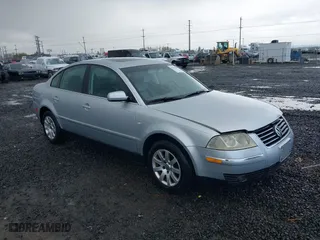 2003 Volkswagen Passat GLS with VIN WVWPD63B23P197123, listed as a IAAI auction lot 41916609 with 205,615 mi miles. Bid and sale history available at carsss.com. Image 1.