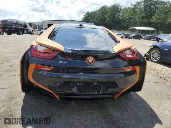 2015 BMW i8 z VIN WBY2Z2C55FV391447, wystawiony jako Copart lot #60150713 z przebiegiem 84 305 mil mil oraz . Historia ofert i sprzedaży dostępna na DreamBid. Obrazek 6.