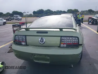 2005 Ford Mustang Deluxe с VIN 1ZVFT80N255140487, выставлен на аукционе IAAI как лот 42643309 с пробегом 153 782 миль миль и . История ставок и продаж доступна на DreamBid. Изображение 16.