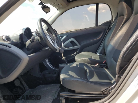 2011 Smart fortwo Pure with VIN WMEEJ3BA6BK449704, listed as a Copart auction lot 69454434 with 23,581 mi miles and Clean title. Bid and sale history available at DreamBid. Image 7.
