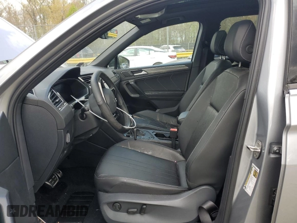 2024 Volkswagen Tiguan SE R-Line Black with VIN 3VVCB7AXXRM129869, listed as a Copart auction lot 53387585 with 8,563 mi miles and Salvage title. Bid and sale history available at DreamBid. Image 7.