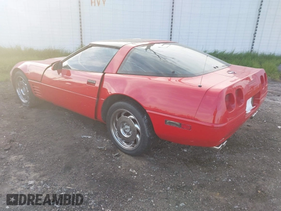 1991 Chevrolet Corvette z VIN 1G1YY2385M5117941, wystawiony jako IAAI lot #41408362 z przebiegiem Nie podano mil oraz . Historia ofert i sprzedaży dostępna na DreamBid. Obrazek 3.