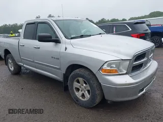 2010 Dodge 1500 SLT z VIN 1D7RV1GP2AS159888, wystawiony jako IAAI lot #42522234 z przebiegiem 218 774 mil mil oraz . Historia ofert i sprzedaży dostępna na DreamBid. Obrazek 1.
