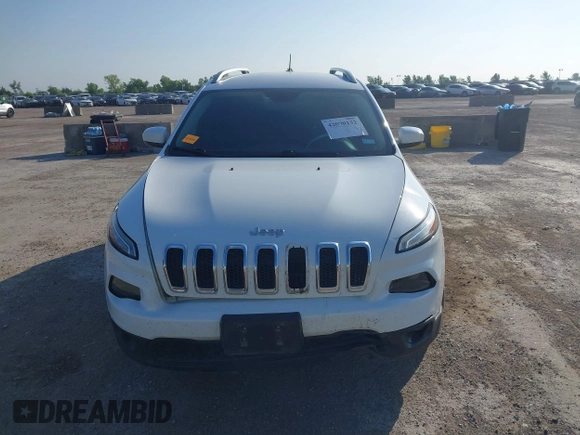 2018 Jeep Cherokee Latitude with VIN 1C4PJLCB2JD511083, listed as a IAAI auction lot 42070152 with 135,752 mi miles. Bid and sale history available at carsss.com. Image 12.