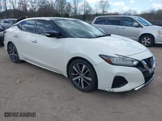 2019 Nissan Maxima SR with VIN 1N4AA6AV3KC370879, listed as a IAAI auction lot 41875473 with 111,256 mi miles. Bid and sale history available at carsss.com. Image 1.