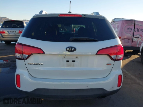 2014 Kia Sorento LX with VIN 5XYKT3A61EG484024, listed as a IAAI auction lot 41067521 with 190,819 mi miles. Bid and sale history available at carsss.com. Image 16.