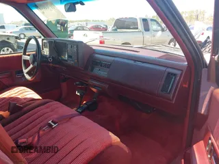 1994 GMC Suburban с VIN 1GKFK16K3RJ768618, выставлен на аукционе IAAI как лот 41795895 с пробегом 206 124 миль миль и . История ставок и продаж доступна на DreamBid. Изображение 5.