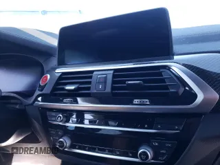 2021 BMW X3 M z VIN 5YMTS0C09M9F98586, wystawiony jako Copart lot #51144682 z przebiegiem Nie podano mil oraz . Historia ofert i sprzedaży dostępna na DreamBid. Obrazek 9.
