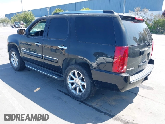 2007 GMC Yukon Denali с VIN 1GKFK63877J285149, выставлен на аукционе IAAI как лот 42418510 с пробегом 140 863 миль миль и . История ставок и продаж доступна на DreamBid. Изображение 3.