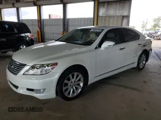 2011 Lexus LS 460 z VIN JTHBL5EF0B5103143, wystawiony jako Copart lot #48804185 z przebiegiem 276 806 mil mil oraz Szkody całkowita. Historia ofert i sprzedaży dostępna na DreamBid. Obrazek 1.