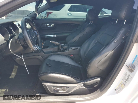 2015 Ford Mustang GT z VIN 1FA6P8CF2F5380061, wystawiony jako Copart lot #55705915 z przebiegiem 124 230 mil mil oraz Szkody całkowita. Historia ofert i sprzedaży dostępna na DreamBid. Obrazek 7.