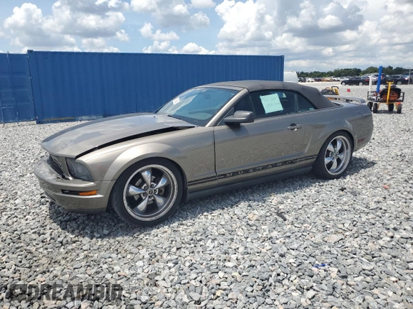 2005 Ford Mustang Deluxe with VIN 1ZVFT84N555215001, listed as a Copart auction lot 61993435 with 85,407 mi miles and Salvage title. Bid and sale history available at DreamBid. Image 1.