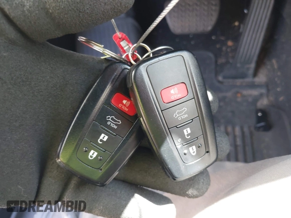 2022 Toyota RAV4 Hybrid XLE z VIN 2T3RWRFV9NW130410, wystawiony jako IAAI lot #42228113 z przebiegiem 32 672 mil mil oraz . Historia ofert i sprzedaży dostępna na DreamBid. Obrazek 11.