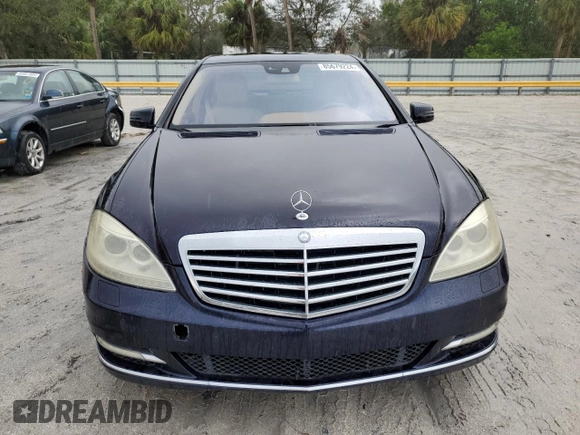 2010 Mercedes-Benz S 400 with VIN WDDNG9FB8AA306122, listed as a Copart auction lot 85679224 with 105,287 mi miles and Clean Title. Bid and sale history available at DreamBid. Image 5.