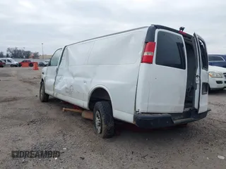 2020 Chevrolet Express Cargo Van with VIN 1GCWGBFP1L1125593, listed as a IAAI auction lot 41514331 with 204,887 mi miles. Bid and sale history available at carsss.com. Image 3.