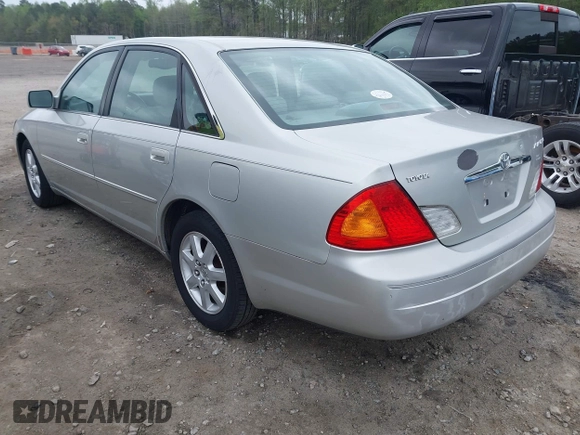 2002 Toyota Avalon XL with VIN 4T1BF28B82U240087, listed as a IAAI auction lot 41699355 with 263,253 mi miles. Bid and sale history available at carsss.com. Image 3.