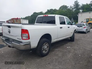2022 Ram 2500 Tradesman with VIN 3C6UR5CJXNG110864, listed as a IAAI auction lot 40128020 with 55,561 mi miles. Bid and sale history available at carsss.com. Image 4.