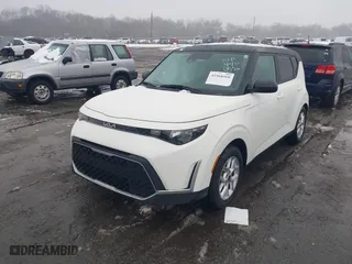 2024 Kia Soul LX with VIN KNDJ23AU4R7228976, listed as a IAAI auction lot 41568910 with 8,967 mi miles. Bid and sale history available at carsss.com. Image 2.