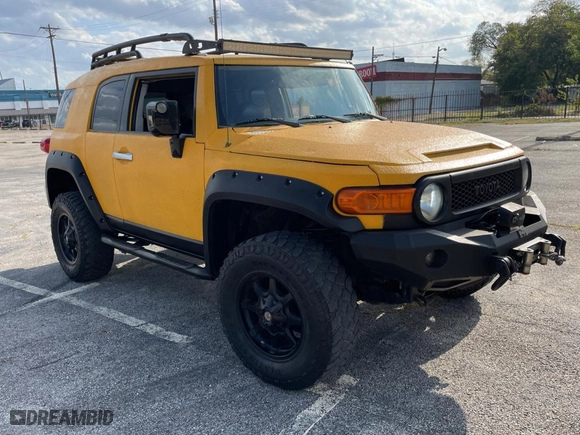 2008 Toyota FJ Cruiser with VIN JTEBU11F28K007078, listed as a Copart auction lot 78932804 with 184,271 mi miles and Clean Title. Bid and sale history available at carsss.com. Image 1.