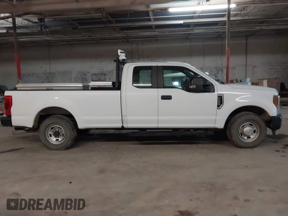 2018 Ford F-250 XL с VIN 1FT7X2A60JEC48083, выставлен на аукционе IAAI как лот 42175872 с пробегом 213 705 миль миль и . История ставок и продаж доступна на DreamBid. Изображение 13.