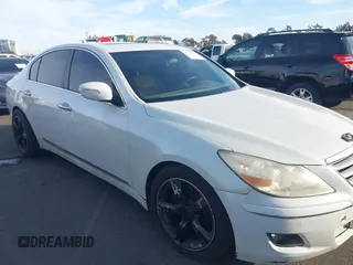 2011 Hyundai Genesis z VIN KMHGC4DF6BU122008, wystawiony jako IAAI lot #41414677 z przebiegiem 151 786 mil mil oraz . Historia ofert i sprzedaży dostępna na DreamBid. Obrazek 13.