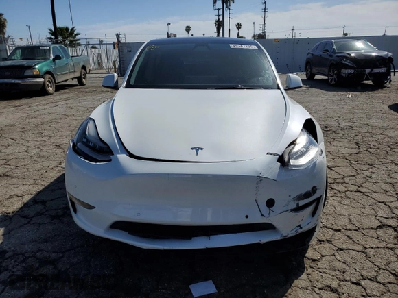 2021 Tesla Model Y Long Range with VIN 5YJYGDEEXMF146617, listed as a Copart auction lot 49347125 with 98,084 mi miles and Salvage Title. Bid and sale history available at DreamBid. Image 5.