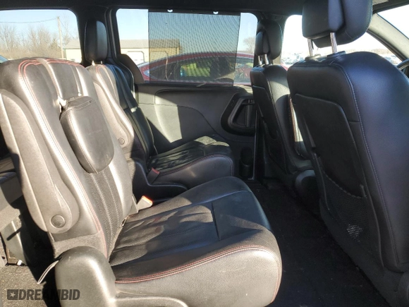 2018 Dodge Grand Caravan GT with VIN 2C4RDGEG5JR284212, listed as a Copart auction lot 42642745 with 141,374 mi miles and Salvage Title. Bid and sale history available at carsss.com. Image 11.